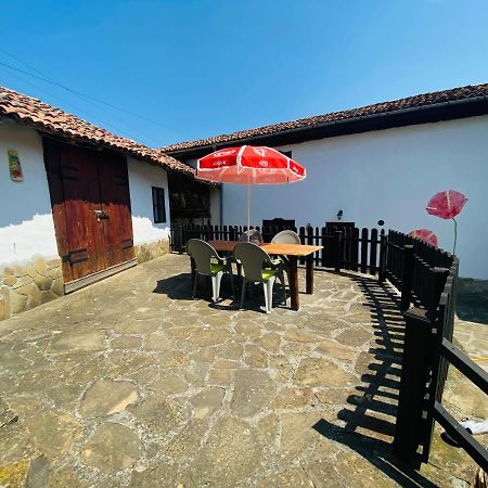 Lavender And Poppy Cottages Bebrovo Екстер'єр фото